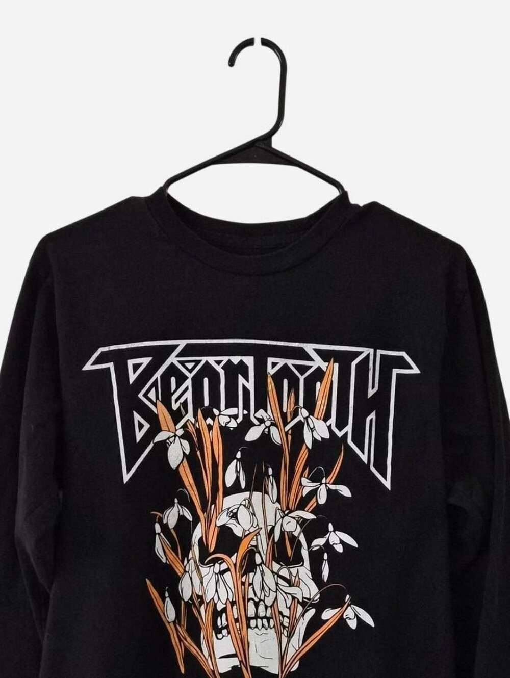 Beartooth Skull and Flowers Long-sleeve Graphic T-Shirt